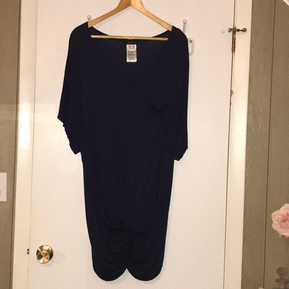 Venus Twisted Hem Top